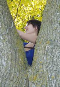 Stephi in a tree