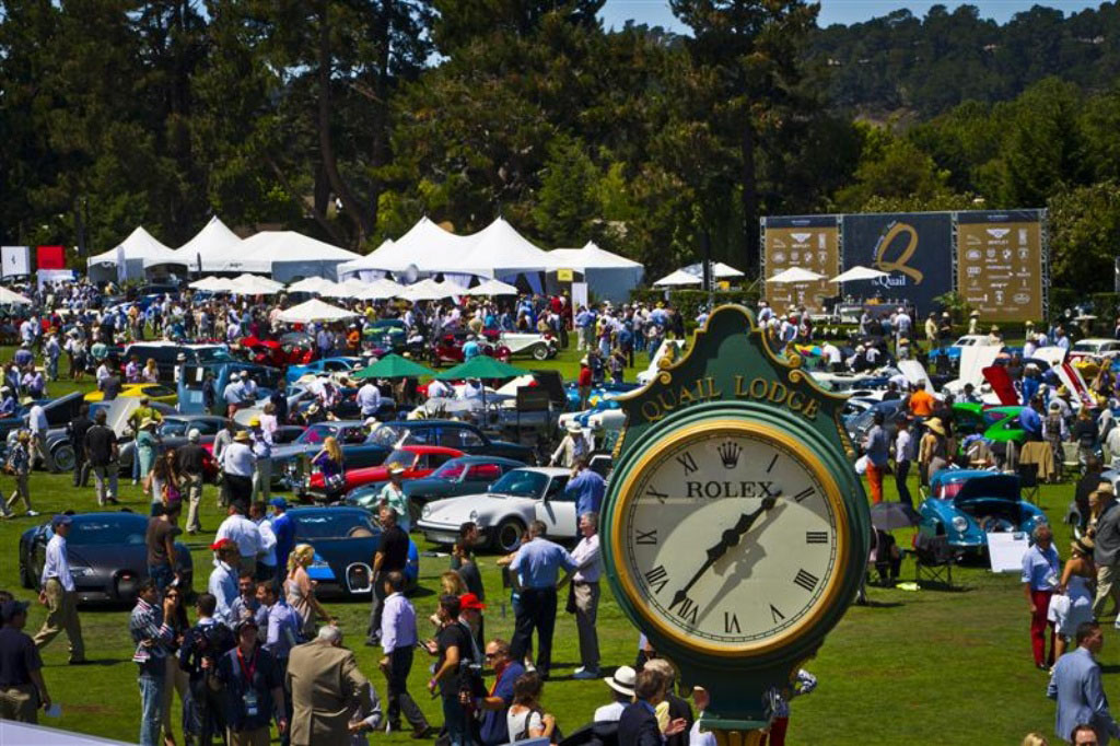 blenheim classic car show, memorial park, crows of people, classic cars