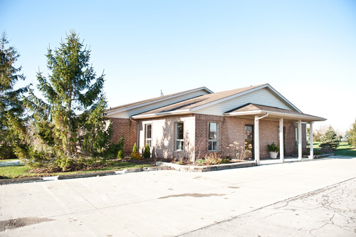 blenheim veterinary clinic, view of building from main entrance